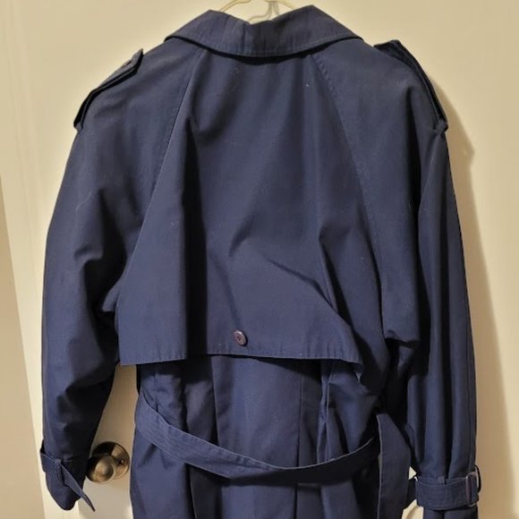 STUNNING VINTAGE London Towne Trenchcoat with matching scarf & removable lining - Picture 2 of 5